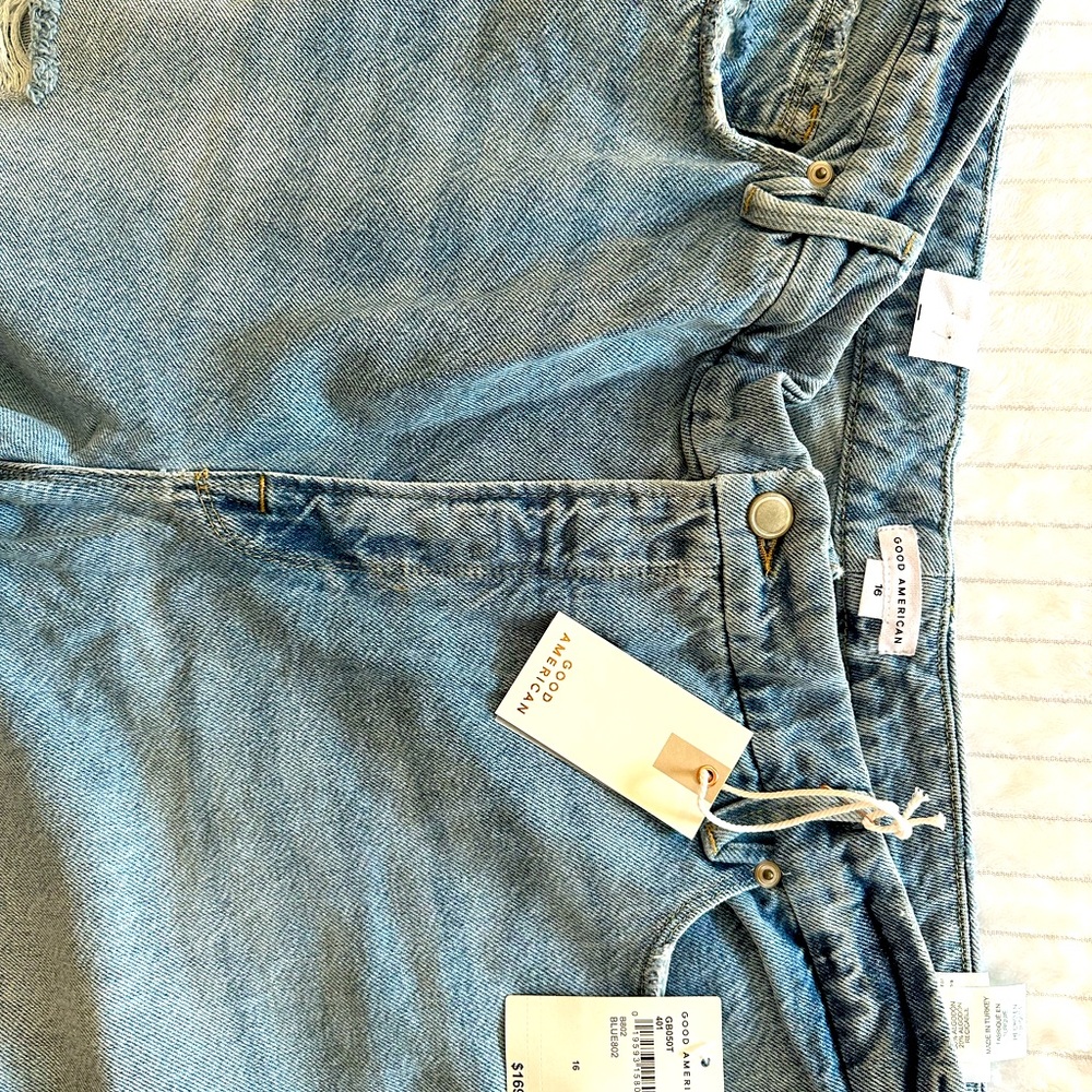 Good American Size 16 Distressed Good Boy Curve Crop Boyfriend Fit Jeans.